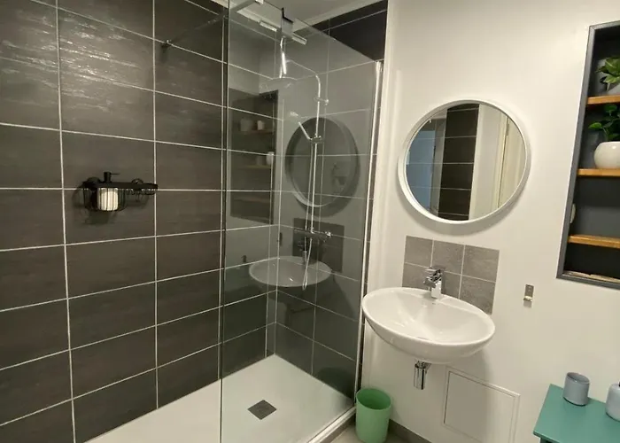 Апартаменты T3 Atypique Au Rez De Chaussee *