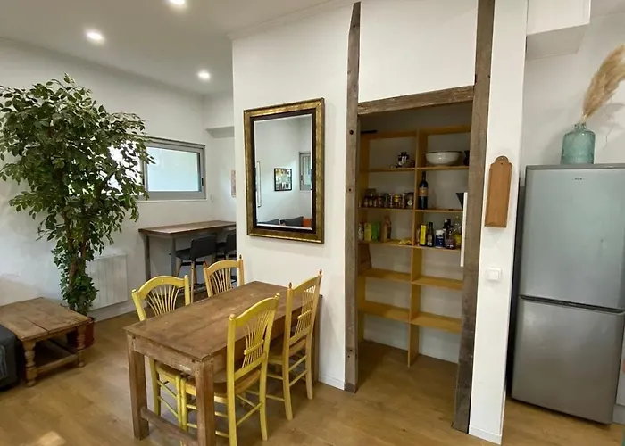 T3 Atypique Au Rez De Chaussee *